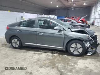 ✅ 2022 Hyundai Ioniq SE • VIN: KMHC75LC5NU276195 • Lot: 43391115. Wystawiony na Copart z przebiegiem 71 418 mil. Bezpłatny archiwum sprzedaży aukcyjnych z USA i szczegółowy raport historii pojazdu na DreamBid. Zdjęcie 4.