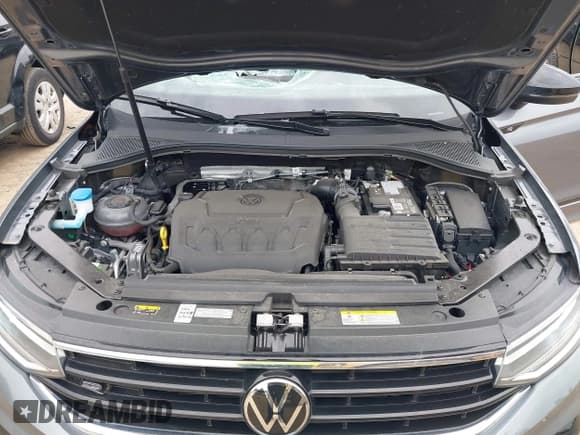 ✅ 2024 Volkswagen Tiguan SE R-Line Black • VIN: 3VV8B7AX9RM105729 • Lot: 43060610. Wystawiony na IAAI z przebiegiem 13 435 mil. Bezpłatny archiwum sprzedaży aukcyjnych z USA i szczegółowy raport historii pojazdu na DreamBid. Zdjęcie 10.