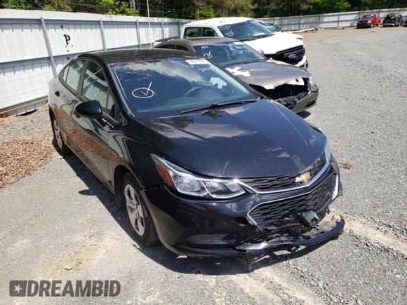 ✅ 2018 Chevrolet Cruze LS • VIN: 1G1BC5SM3J7206640 • Lot: 40915521. Listed on Copart with 83,802 mi. Free auction sales archive from the USA and detailed vehicle history report at DreamBid. Image 1.