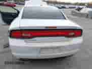 ✅ 2012 Dodge Charger SE • VIN: 2C3CDXBG9CH214445 • Lot: 43583603. Wystawiony na IAAI z przebiegiem 231 762 mil. Bezpłatny archiwum sprzedaży aukcyjnych z USA i szczegółowy raport historii pojazdu na DreamBid. Zdjęcie 6.