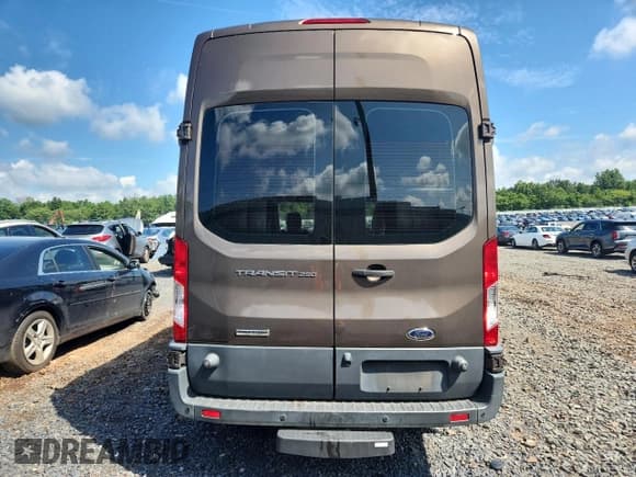 ✅ 2017 Ford Transit • VIN: 1FTYR2XV8HKA13794 • Lot: 61325715. Wystawiony na Copart z przebiegiem 68 126 mil. Bezpłatny archiwum sprzedaży aukcyjnych z USA i szczegółowy raport historii pojazdu na DreamBid. Zdjęcie 6.