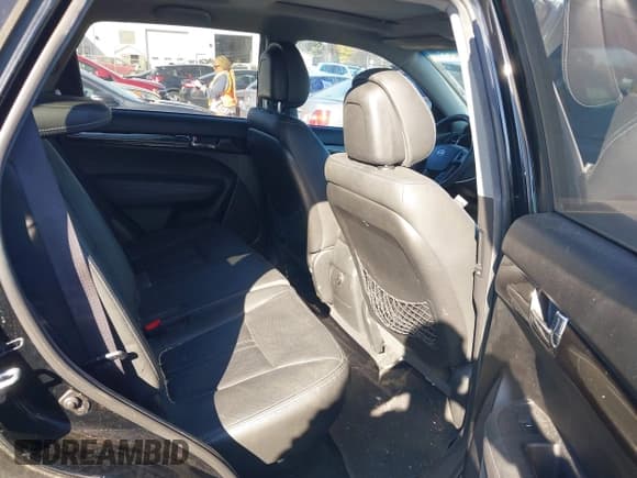 ✅ 2011 Kia Sorento EX • VIN: 5XYKUDA20BG119314 • Lot: 43735133. Wystawiony na IAAI z przebiegiem 196 345 mil. Bezpłatny archiwum sprzedaży aukcyjnych z USA i szczegółowy raport historii pojazdu na DreamBid. Zdjęcie 8.