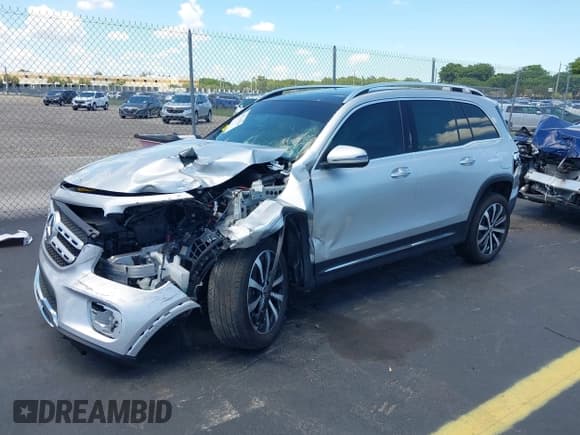 ✅ 2023 Mercedes-Benz GLB 250 • VIN: W1N4M4GB9PW328232 • Lot: 42514520. Listed on IAAI with 10,884 mi. Free auction sales archive from the USA and detailed vehicle history report at DreamBid. Image 17.