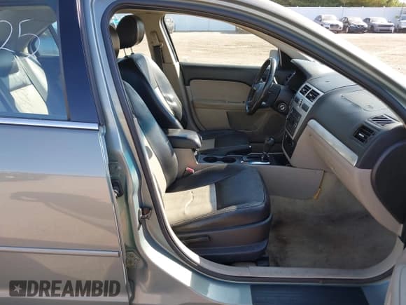 ✅ 2008 Mercury Milan Premier • VIN: 3MEHM08118R630060 • Lot: 43428925. Wystawiony na IAAI z przebiegiem Nie podano. Bezpłatny archiwum sprzedaży aukcyjnych z USA i szczegółowy raport historii pojazdu na DreamBid. Zdjęcie 5.