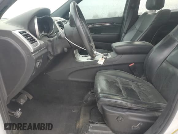 ✅ 2015 Jeep Grand Cherokee Overland • VIN: 1C4RJFCM0FC132334 • Lot: 54712085. Wystawiony na Copart z przebiegiem 185 096 mil. Bezpłatny archiwum sprzedaży aukcyjnych z USA i szczegółowy raport historii pojazdu na DreamBid. Zdjęcie 7.