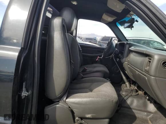 2005 Chevrolet Silverado 1500 Work Truck с VIN 1GCEC14X45Z290157, выставлен на аукционе Copart как лот 49680725 с пробегом 154 298 миль миль и Списание • Salvage title. История ставок и продаж доступна на DreamBid. Изображение 11.