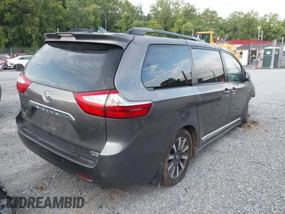 ✅ 2019 Toyota Sienna XLE • VIN: 5TDDZ3DC1KS211995 • Lot: 42763293. Listed on IAAI with 85,338 mi. Free auction sales archive from the USA and detailed vehicle history report at DreamBid. Image 4.