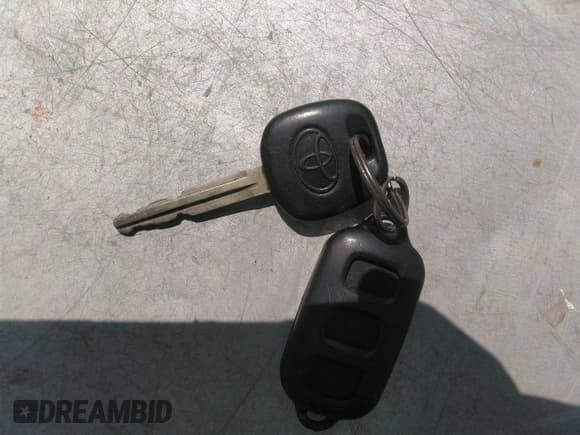 ✅ 2007 Toyota Matrix STD • VIN: 2T1KR32E07C633364 • Lot: 42951628. Wystawiony na IAAI z przebiegiem 131 515 mil. Bezpłatny archiwum sprzedaży aukcyjnych z USA i szczegółowy raport historii pojazdu na DreamBid. Zdjęcie 11.