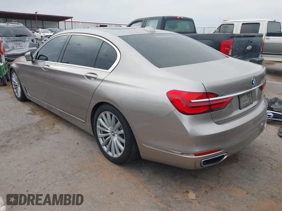 ✅ 2016 BMW 7 Series 740i • VIN: WBA7E2C53GG547605 • Лот: 43148412. Опубликован ранее на IAAI с пробегом 75 049 миль. Бесплатный доступ к архиву аукционных продаж из США и подробный отчёт об истории автомобиля на DreamBid. Изображение 3.