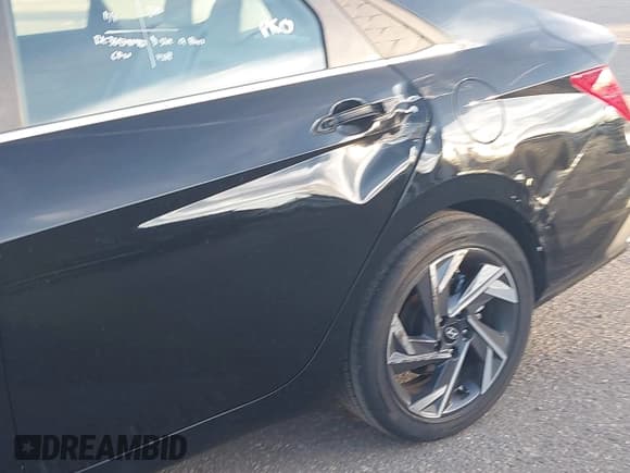 ✅ 2025 Hyundai Elantra Limited • VIN: KMHLP4DG1SU027738 • Lot: 43643629. Wystawiony na IAAI z przebiegiem 9 854 mil. Bezpłatny archiwum sprzedaży aukcyjnych z USA i szczegółowy raport historii pojazdu na DreamBid. Zdjęcie 6.