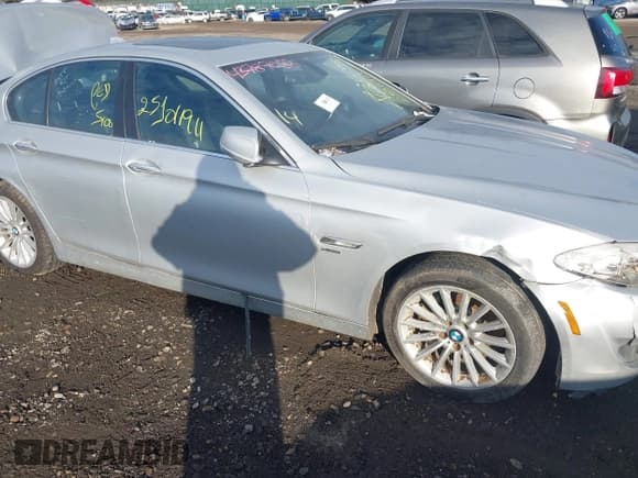 ✅ 2011 BMW 5 Series 535i xDrive • VIN: WBAFU7C57BC876769 • Lot: 43787056. Wystawiony na IAAI z przebiegiem Nie podano. Bezpłatny archiwum sprzedaży aukcyjnych z USA i szczegółowy raport historii pojazdu na DreamBid. Zdjęcie 6.
