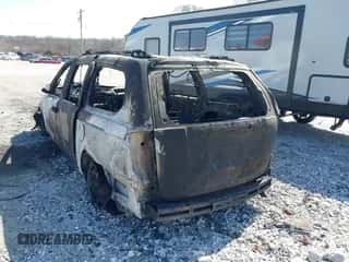 2007 Hyundai Entourage GLS z VIN KNDMC233076019746, wystawiony jako IAAI lot #41783040 z przebiegiem Nie podano mil oraz . Historia ofert i sprzedaży dostępna na DreamBid. Obrazek 3.