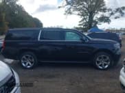 ✅ 2016 Chevrolet Suburban LT • VIN: 1GNSKHKC9GR245353 • Lot: 43539073. Wystawiony na IAAI z przebiegiem 346 040 mil. Bezpłatny archiwum sprzedaży aukcyjnych z USA i szczegółowy raport historii pojazdu na DreamBid. Zdjęcie 13.