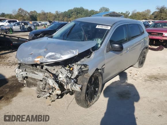 ✅ 2022 Mitsubishi Outlander ES • VIN: JA4ARUAU0NU016714 • Lot: 91482495. Wystawiony na Copart z przebiegiem 145 920 mil. Bezpłatny archiwum sprzedaży aukcyjnych z USA i szczegółowy raport historii pojazdu na DreamBid. Zdjęcie 1.