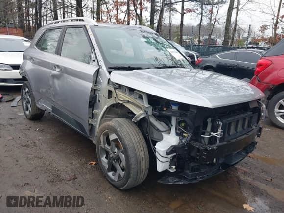 ✅ 2024 Hyundai Venue SEL • VIN: KMHRC8A39RU318304 • Lot: 41471620. Listed on IAAI with 11,890 mi. Free auction sales archive from the USA and detailed vehicle history report at DreamBid. Image 1.