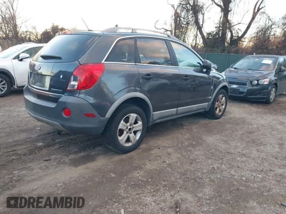 ✅ 2013 Chevrolet Captiva Sport LS • VIN: 3GNAL2EK6DS532909 • Lot: 43924309. Wystawiony na IAAI z przebiegiem 95 982 mil. Bezpłatny archiwum sprzedaży aukcyjnych z USA i szczegółowy raport historii pojazdu na DreamBid. Zdjęcie 4.