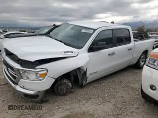2020 Ram 1500 Tradesman z VIN 1C6RRFNG3LN108729, wystawiony jako Copart lot #55669255 z przebiegiem 180 770 mil mil oraz Szkoda całkowita • Salvage title. Historia ofert i sprzedaży dostępna na DreamBid. Obrazek 1.