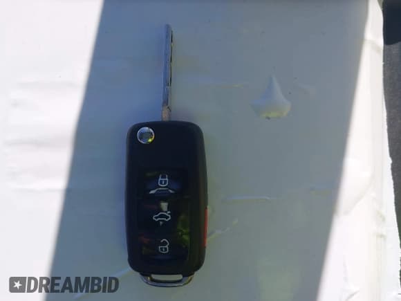 ✅ 2012 Volkswagen Passat SE • VIN: 1VWBN7A3XCC016248 • Lot: 42630358. Listed on IAAI with 227,528 mi. Free auction sales archive from the USA and detailed vehicle history report at DreamBid. Image 11.