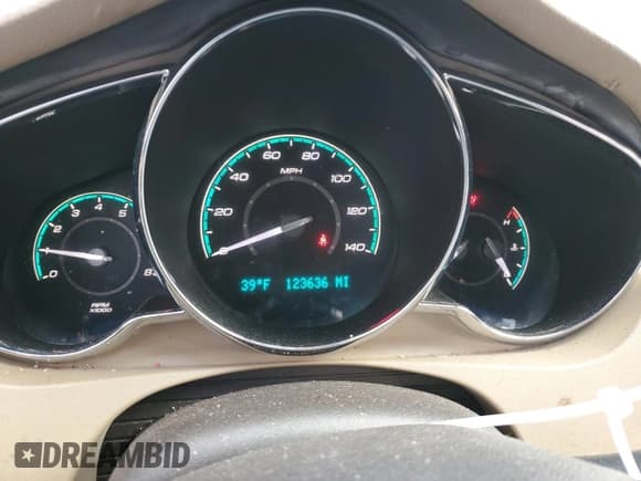 ✅ 2010 Chevrolet Malibu 2LT • VIN: 1G1ZD5EB0AF221530 • Lot: 81290604. Listed on Copart with 123,636 mi. Free auction sales archive from the USA and detailed vehicle history report at DreamBid. Image 9.