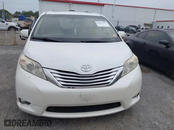 ✅ 2013 Toyota Sienna XLE • VIN: 5TDDK3DC3DS056258 • Lot: 42801297. Listed on IAAI with Not provided. Free auction sales archive from the USA and detailed vehicle history report at DreamBid. Image 11.