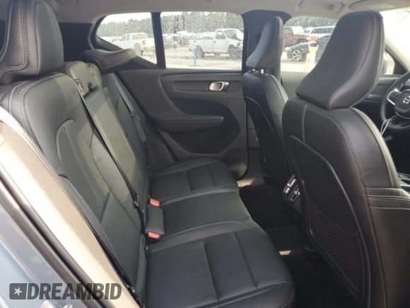 ✅ 2021 Volvo XC40 Momentum • VIN: YV4AC2HK8M2453948 • Лот: 72412014. Опубликован ранее на Copart с пробегом 38 281 миль. Бесплатный доступ к архиву аукционных продаж из США и подробный отчёт об истории автомобиля на DreamBid. Изображение 11.