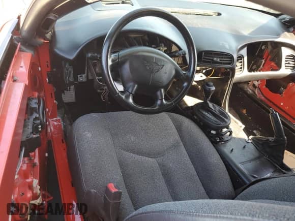 ✅ 2001 Chevrolet Corvette • VIN: 1G1YY22G815100474 • Лот: 73647154. Размещён на Copart с пробегом Не указан миль. Получите бесплатный доступ к архиву аукционных продаж из США и посмотрите подробный отчёт об истории автомобиля на DreamBid. Изображение 8.