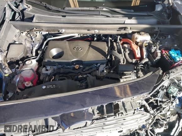 ✅ 2021 Toyota RAV4 Hybrid XSE • VIN: 2T3E6RFV7MW015687 • Lot: 41525806. Listed on IAAI with 39,505 mi. Free auction sales archive from the USA and detailed vehicle history report at DreamBid. Image 10.