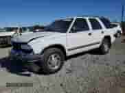2001 Chevrolet Blazer LT z VIN 1GNDT13W312152527, wystawiony jako Copart lot #88365565 z przebiegiem 200 832 mil mil oraz Szkoda całkowita • Salvage title. Historia ofert i sprzedaży dostępna na DreamBid. Obrazek 1.