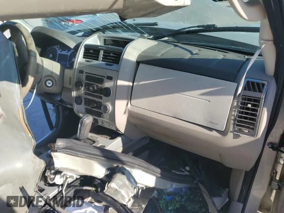 ✅ 2010 Mercury Mariner Premier • VIN: 4M2CN8H70AKJ05877 • Lot: 50355225. Listed on Copart with Not provided. Free auction sales archive from the USA and detailed vehicle history report at DreamBid. Image 8.