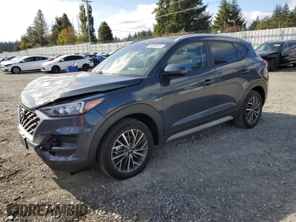 ✅ 2020 Hyundai Tucson SEL • VIN: KM8J3CALXLU261828 • Лот: 82285915. Опубликован ранее на Copart с пробегом 39 028 миль. Бесплатный доступ к архиву аукционных продаж из США и подробный отчёт об истории автомобиля на DreamBid. Изображение 1.