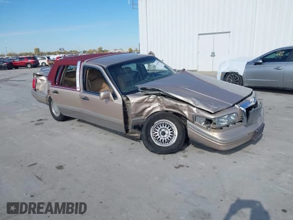 ✅ 1997 Lincoln Town Car Signature • VIN: 1LNLM82W0VY743540 • Lot: 43651698. Listed on IAAI with Not provided. Free auction sales archive from the USA and detailed vehicle history report at DreamBid. Image 1.