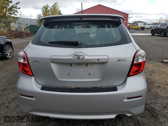 ✅ 2010 Toyota Matrix • VIN: 2T1KU4EE7AC450891 • Lot: 90981335. Wystawiony na Copart z przebiegiem 149 246 mil. Bezpłatny archiwum sprzedaży aukcyjnych z USA i szczegółowy raport historii pojazdu na DreamBid. Zdjęcie 6.