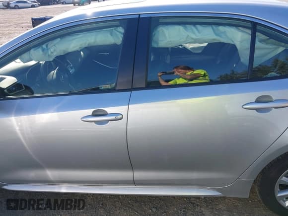 ✅ 2023 Toyota Corolla Hybrid LE • VIN: JTDBCMFE7P3026002 • Лот: 43389358. Опубликован ранее на IAAI с пробегом 23 628 миль. Бесплатный доступ к архиву аукционных продаж из США и подробный отчёт об истории автомобиля на DreamBid. Изображение 14.