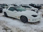 ✅ 1998 Pontiac Firebird Firebird • VIN: 2G2FS22K7W2227888 • Lot: 95734395. Wystawiony na Copart z przebiegiem Nie podano. Bezpłatny archiwum sprzedaży aukcyjnych z USA i szczegółowy raport historii pojazdu na DreamBid. Zdjęcie 4.