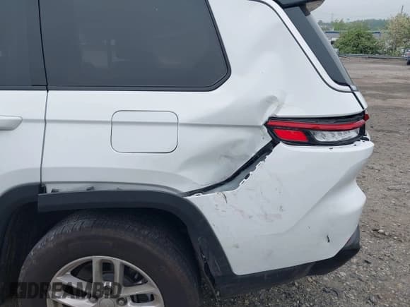 ✅ 2023 Jeep Grand Cherokee Laredo • VIN: 1C4RJKAG3P8729567 • Lot: 42190103. Listed on IAAI with 20,035 mi. Free auction sales archive from the USA and detailed vehicle history report at DreamBid. Image 6.