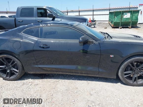 ✅ 2019 Chevrolet Camaro 2SS • VIN: 1G1FG1R75K0122280 • Lot: 41979492. Listed on IAAI with 50,902 mi. Free auction sales archive from the USA and detailed vehicle history report at DreamBid. Image 13.