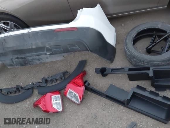 ✅ 2023 Ford Explorer XLT • VIN: 1FMSK8DH2PGB75512 • Lot: 43828683. Wystawiony na IAAI z przebiegiem 78 538 mil. Bezpłatny archiwum sprzedaży aukcyjnych z USA i szczegółowy raport historii pojazdu na DreamBid. Zdjęcie 12.