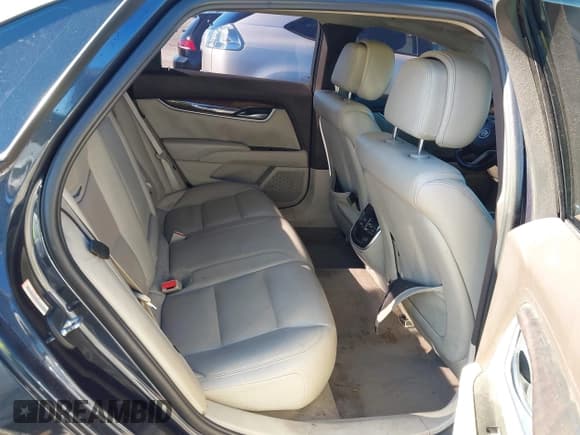 ✅ 2013 Cadillac XTS Luxury • VIN: 2G61P5S30D9149205 • Lot: 43905033. Wystawiony na IAAI z przebiegiem 159 114 mil. Bezpłatny archiwum sprzedaży aukcyjnych z USA i szczegółowy raport historii pojazdu na DreamBid. Zdjęcie 8.