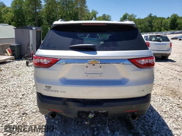 ✅ 2019 Chevrolet Traverse LT Cloth • VIN: 1GNEVGKW0KJ151183 • Lot: 60988104. Wystawiony na Copart z przebiegiem 82 431 mil. Bezpłatny archiwum sprzedaży aukcyjnych z USA i szczegółowy raport historii pojazdu na DreamBid. Zdjęcie 6.