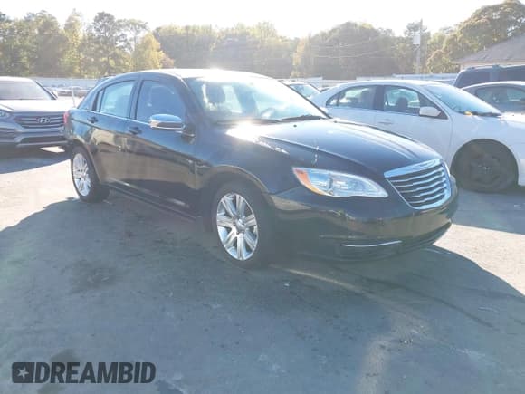 ✅ 2012 Chrysler 200 Touring • VIN: 1C3CCBBBXCN108393 • Lot: 43624174. Wystawiony na IAAI z przebiegiem 162 082 mil. Bezpłatny archiwum sprzedaży aukcyjnych z USA i szczegółowy raport historii pojazdu na DreamBid. Zdjęcie 1.