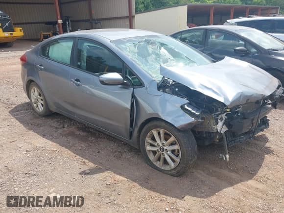 ✅ 2017 Kia Forte S • VIN: 3KPFL4A77HE107926 • Лот: 42473380. Опубликован ранее на IAAI с пробегом 178 593 миль. Бесплатный доступ к архиву аукционных продаж из США и подробный отчёт об истории автомобиля на DreamBid. Изображение 1.