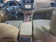 ✅ 2008 Toyota Highlander Limited • VIN: JTEDS42A482067527 • Лот: 95325015. Опубликован ранее на Copart с пробегом 91 598 миль. Бесплатный доступ к архиву аукционных продаж из США и подробный отчёт об истории автомобиля на DreamBid. Изображение 8.