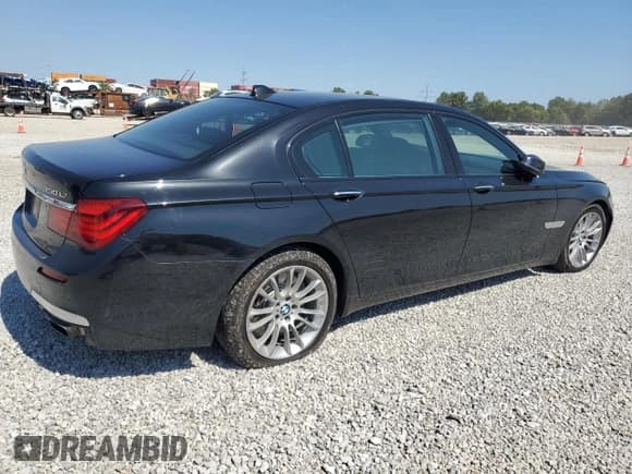 ✅ 2013 BMW 7 Series 750Li xDrive • VIN: WBAYF8C50DD140715 • Lot: 80479335. Wystawiony na Copart z przebiegiem 106 285 mil. Bezpłatny archiwum sprzedaży aukcyjnych z USA i szczegółowy raport historii pojazdu na DreamBid. Zdjęcie 3.