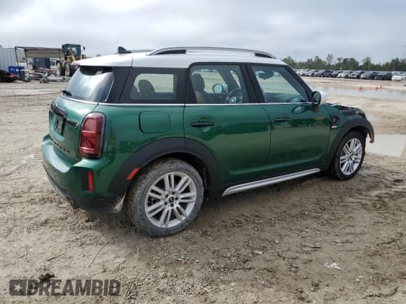✅ 2024 MINI Countryman Cooper S • VIN: WMZ53BR06R3S08133 • Lot: 80255164. Listed on Copart with 6,035 mi. Free auction sales archive from the USA and detailed vehicle history report at DreamBid. Image 3.