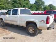✅ 2005 Chevrolet Silverado 2500HD LT • VIN: 1GCHK23225F900392 • Lot: 42413434. Wystawiony na IAAI z przebiegiem 220 187 mil. Bezpłatny archiwum sprzedaży aukcyjnych z USA i szczegółowy raport historii pojazdu na DreamBid. Zdjęcie 3.