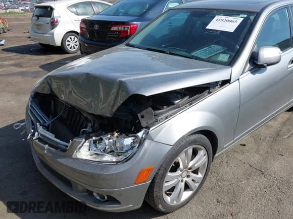 ✅ 2009 Mercedes-Benz C 300 Sport • VIN: WDDGF54X19F213220 • Lot: 41920065. Listed on IAAI with 81,597 mi. Free auction sales archive from the USA and detailed vehicle history report at DreamBid. Image 6.