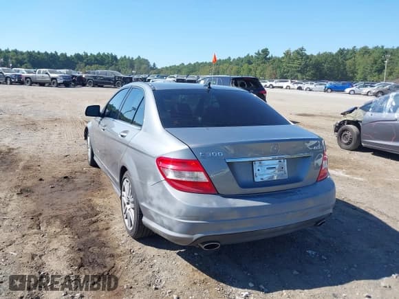 ✅ 2008 Mercedes-Benz C 300 Sport • VIN: WDDGF81X18F101411 • Lot: 43217284. Listed on IAAI with 187,231 mi. Free auction sales archive from the USA and detailed vehicle history report at DreamBid. Image 3.
