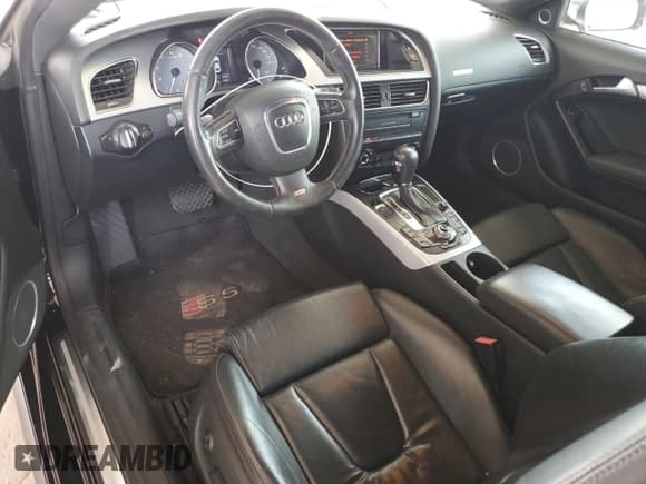 ✅ 2010 Audi S5 Premium Plus • VIN: WAUCVAFR8AA018460 • Лот: 63109375. Опубликован ранее на Copart с пробегом 162 914 миль. Бесплатный доступ к архиву аукционных продаж из США и подробный отчёт об истории автомобиля на DreamBid. Изображение 8.