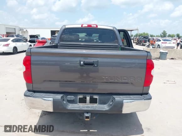 ✅ 2018 Toyota Tundra SR5 • VIN: 5TFEY5F14JX230337 • Lot: 42484026. Wystawiony na IAAI z przebiegiem 195 329 mil. Bezpłatny archiwum sprzedaży aukcyjnych z USA i szczegółowy raport historii pojazdu na DreamBid. Zdjęcie 15.