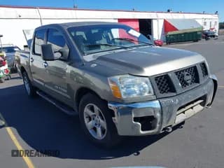 ✅ 2006 Nissan Titan SE • VIN: 1N6BA07A56N553871 • Lot: 43243637. Wystawiony na IAAI z przebiegiem 200 372 mil. Bezpłatny archiwum sprzedaży aukcyjnych z USA i szczegółowy raport historii pojazdu na DreamBid. Zdjęcie 1.